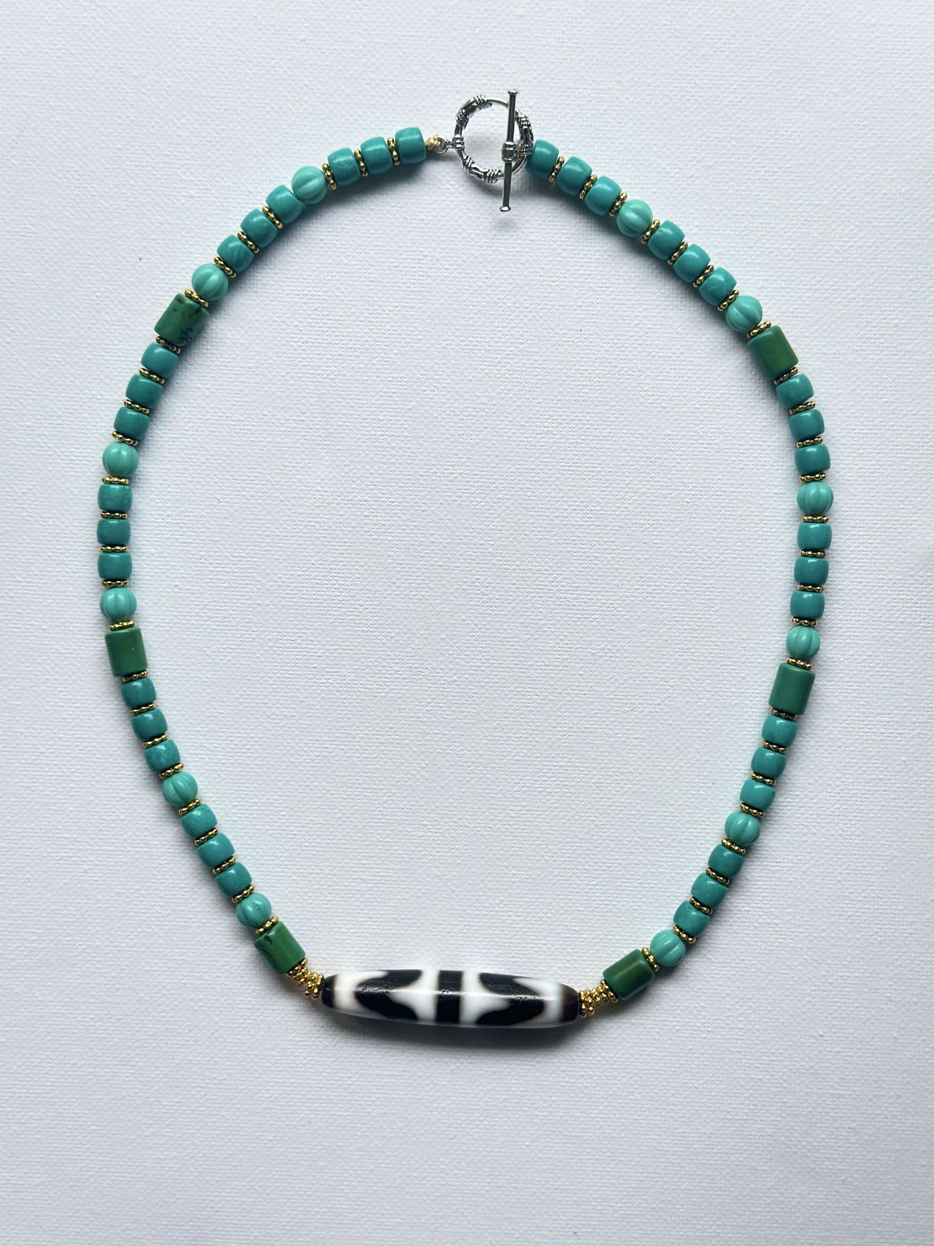 Tibet turquoise Beads necklace with vintage Agate Double Tiger Tooth DZI bead